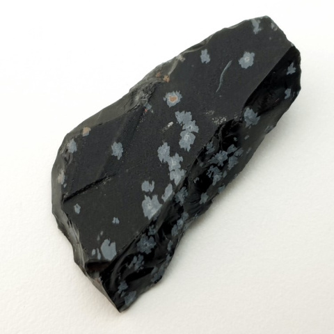Obsydian śnieżny cięty surowy 36x18 mm nr 52 Obsydian śnieżny cięty surowy 36x18 mm nr 52