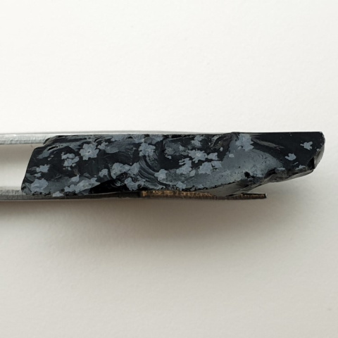Obsydian śnieżny cięty surowy 36x18 mm nr 52 Obsydian śnieżny cięty surowy 36x18 mm nr 52