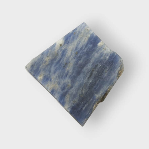 Sodalit cięty surowy 24x22 mm nr 13 Sodalit cięty surowy 24x22 mm nr 13