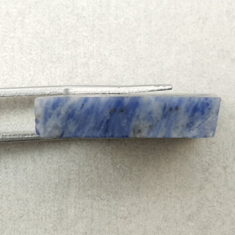 Sodalit cięty surowy 25x20 mm nr 29 Sodalit cięty surowy 25x20 mm nr 29