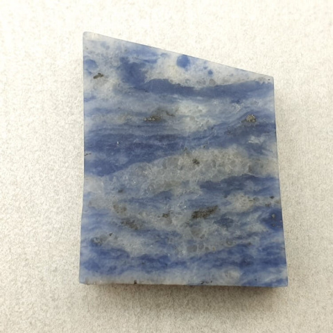 Sodalit cięty surowy 25x20 mm nr 29 Sodalit cięty surowy 25x20 mm nr 29