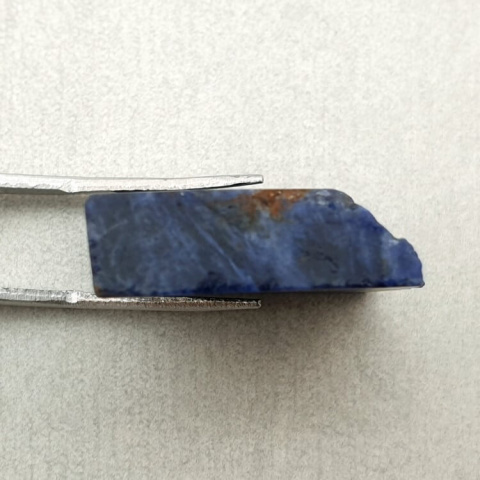 Cut sodalite raw 26x25 mm No. 2 Cut sodalite raw 26x25 mm No. 2