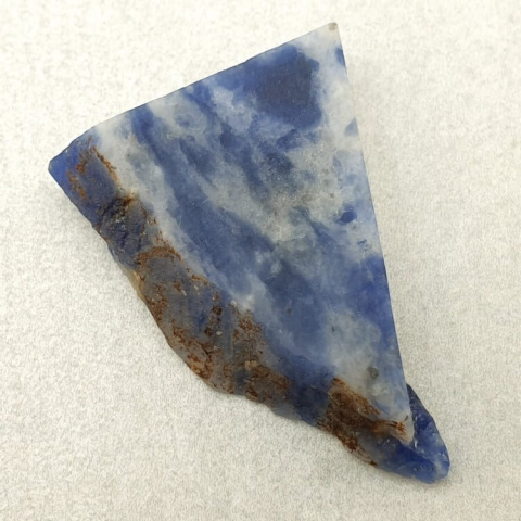 Sodalit cięty surowy 29x21 mm nr 33 Sodalit cięty surowy 29x21 mm nr 33