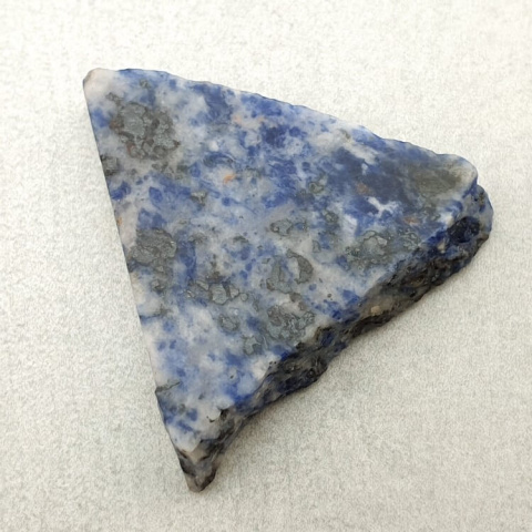 Sodalite cut raw 30x25 mm No 35 Sodalite cut raw 30x25 mm No 35