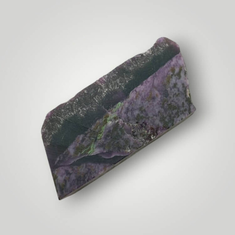Kammererite cut raw 40x18 mm No. 1 Kammererite cut raw 40x18 mm No. 1