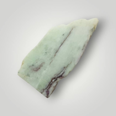 Kammererite cut raw 38x18 mm No 61 Kammererite cut raw 38x18 mm No 61