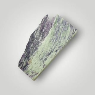 Cammererite cut raw 38x21 mm No 32