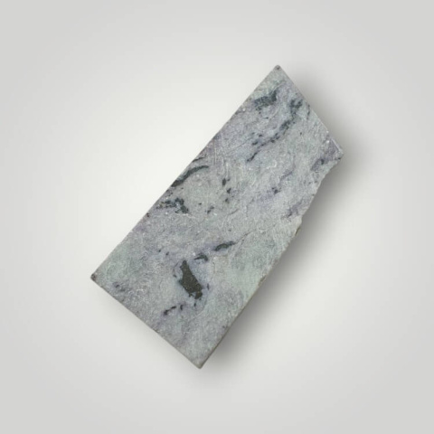 Kammererite cut raw 39x19 mm No 26 Kammererite cut raw 39x19 mm No 26