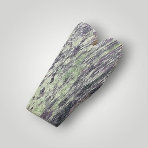Kammererite cut raw 39x21 mm No 20 Kammererite cut raw 39x21 mm No 20