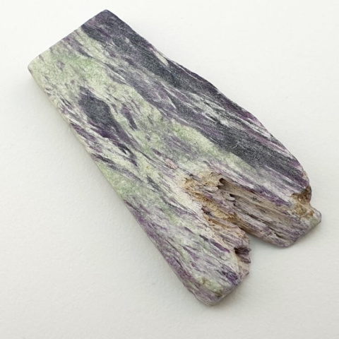 Kammererite cut raw 39x21 mm No 20 Kammererite cut raw 39x21 mm No 20