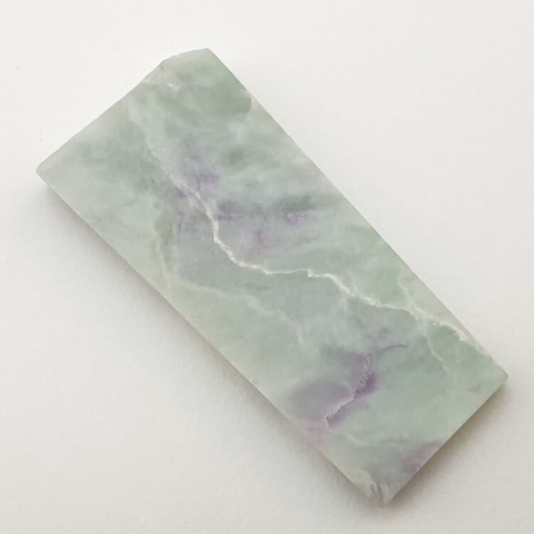 Kammererite cut raw 40x18 mm No 8 Kammererite cut raw 40x18 mm No 8