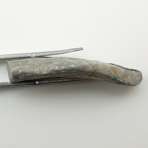 Kammererite cut raw 41x20 mm No 24 Kammererite cut raw 41x20 mm No 24