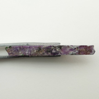Kammererite cut raw 43x12 mm No 70
