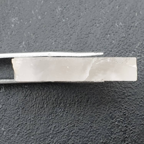 Cut raw rock quartz 32x23 mm No. 5 Cut raw rock quartz 32x23 mm No. 5