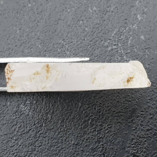 Cut raw rock quartz 34x24 mm No 60