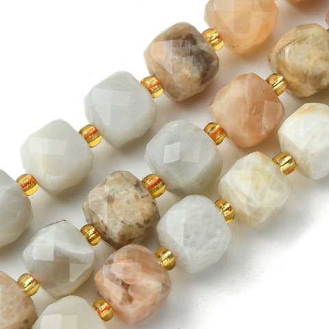 Moonstone mix faceted cube with hole 8x8 mm 4 pcs. Moonstone mix faceted cube with hole 8x8 mm 4 pcs.