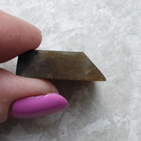 Labradoryt cięty surowy 26x23 mm nr 162 Labradoryt cięty surowy 26x23 mm nr 162