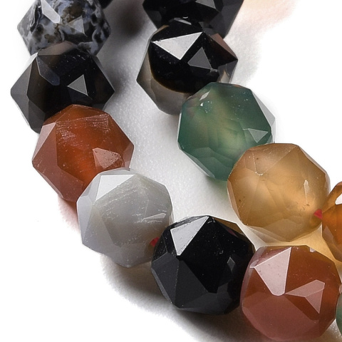 Agat mix kolor kula fasetowana z dziurką 7-8 mm 4 szt. Agat mix kolor kula fasetowana z dziurką 7-8 mm 4 szt.