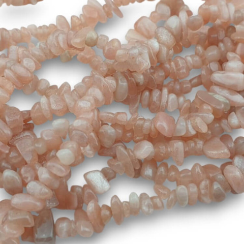 Moonstone chopped 5-8 mm string 80 cm Moonstone chopped 5-8 mm string 80 cm