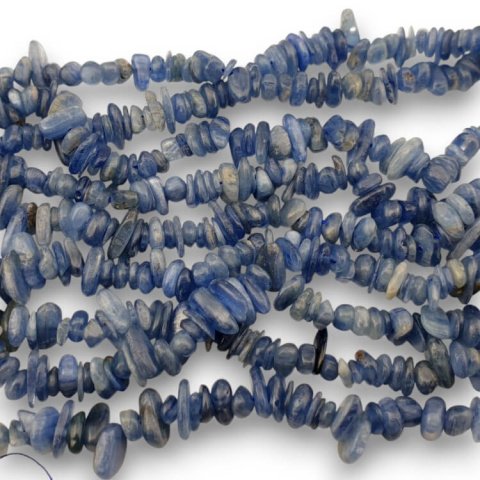 Kyanite chaff 5-14 mm strand 39 cm Kyanite chaff 5-14 mm strand 39 cm