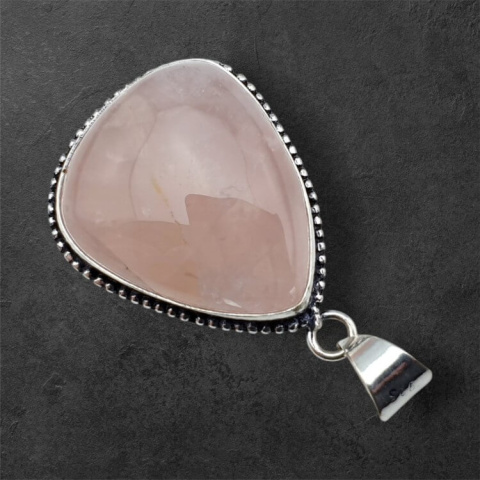 Pink quartz pendant 28x23 mm no 60 Pink quartz pendant 28x23 mm no 60