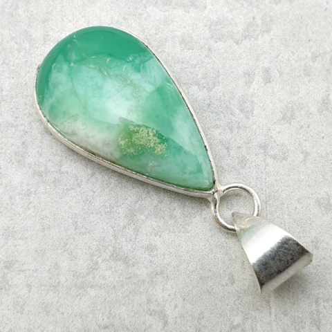 Chrysoprase pendant 25x15 mm no. 143 Chrysoprase pendant 25x15 mm no. 143