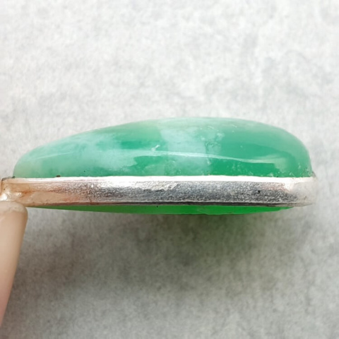 Chrysoprase pendant 25x15 mm no. 143 Chrysoprase pendant 25x15 mm no. 143