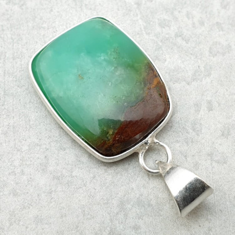 Chrysoprase pendant 25x19 mm no 129 Chrysoprase pendant 25x19 mm no 129