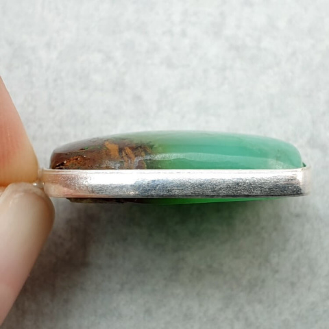Chrysoprase pendant 25x19 mm no 129 Chrysoprase pendant 25x19 mm no 129