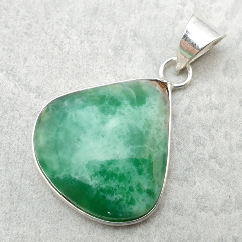 Chrysoprase pendant 26x24 mm no 108 Chrysoprase pendant 26x24 mm no 108