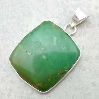 Chrysoprase pendant 28x25 mm no 82