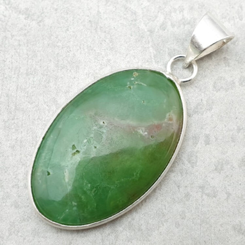 Chrysoprase pendant 33x22 mm no 136 Chrysoprase pendant 33x22 mm no 136