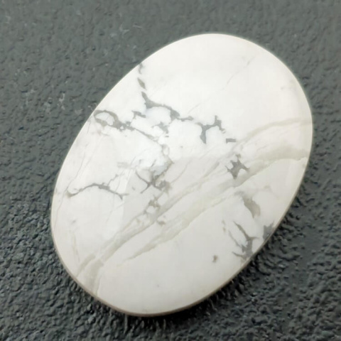 Howlite cabochon 28x20 mm no 44