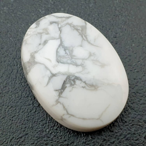 Howlite cabochon 29x21 mm no 71