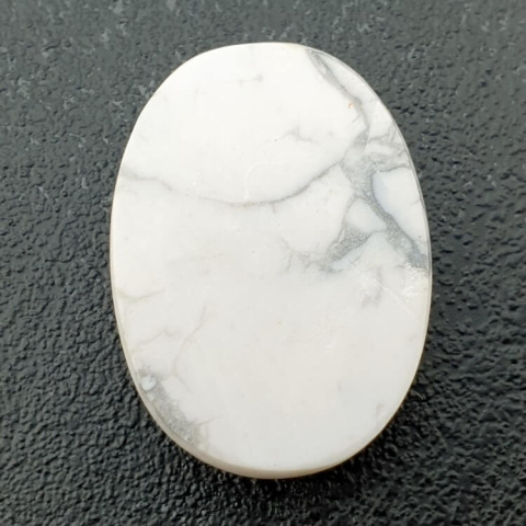 Howlite cabochon 29x21 mm no 71
