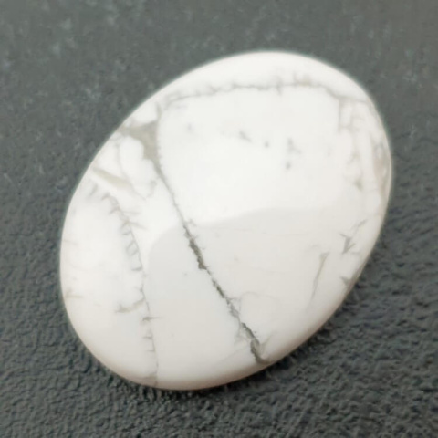 Howlite cabochon 31x23 mm no 80 Howlite cabochon 31x23 mm no 80