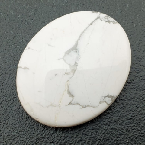 Howlite cabochon 33x27 mm no. 70 Howlite cabochon 33x27 mm no. 70